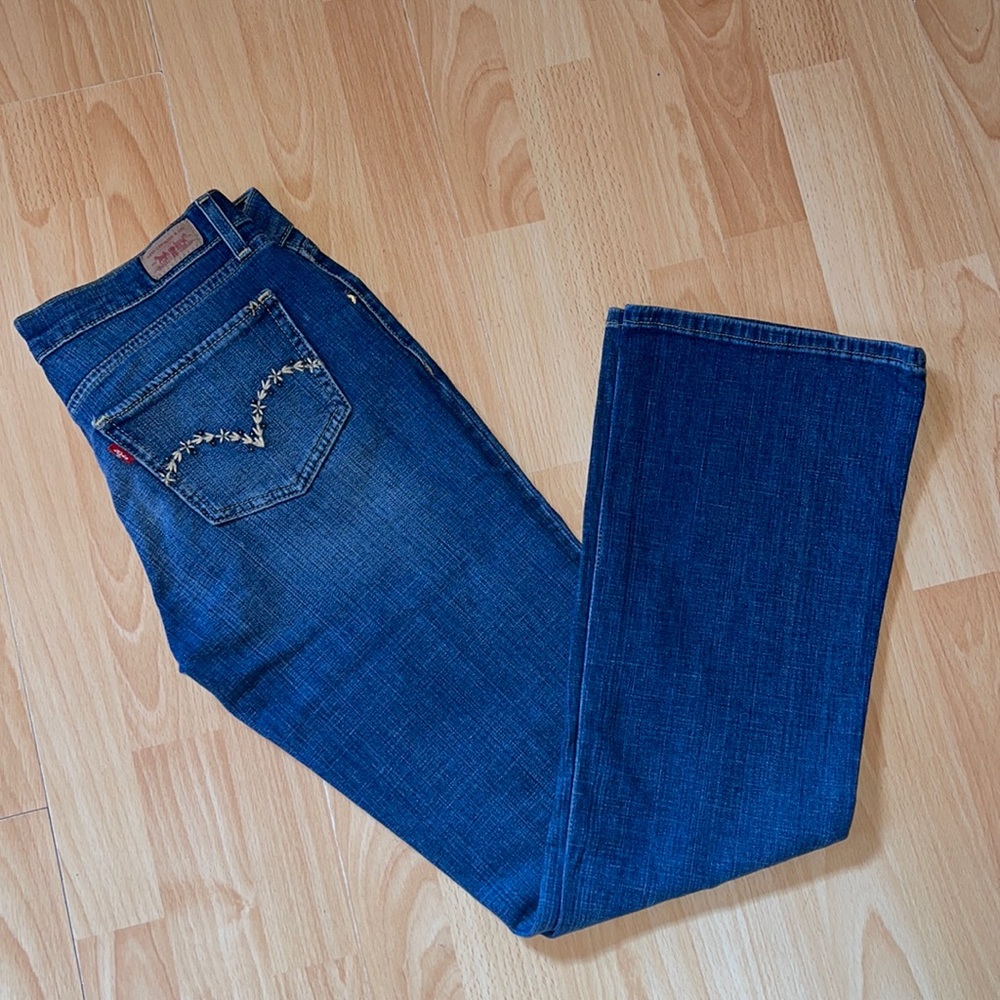 Levis - too super low - flared - floral embroided